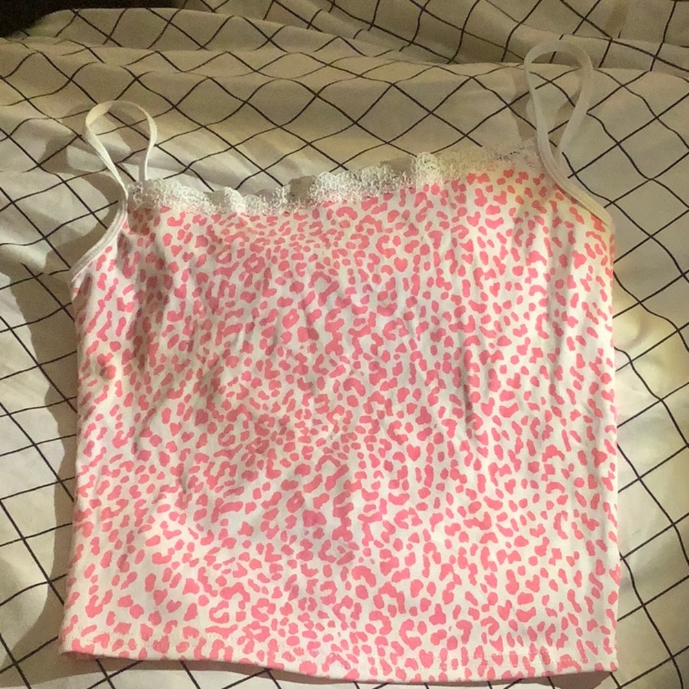 ♡︎Pink cheetah print with white lace trim tank♡︎